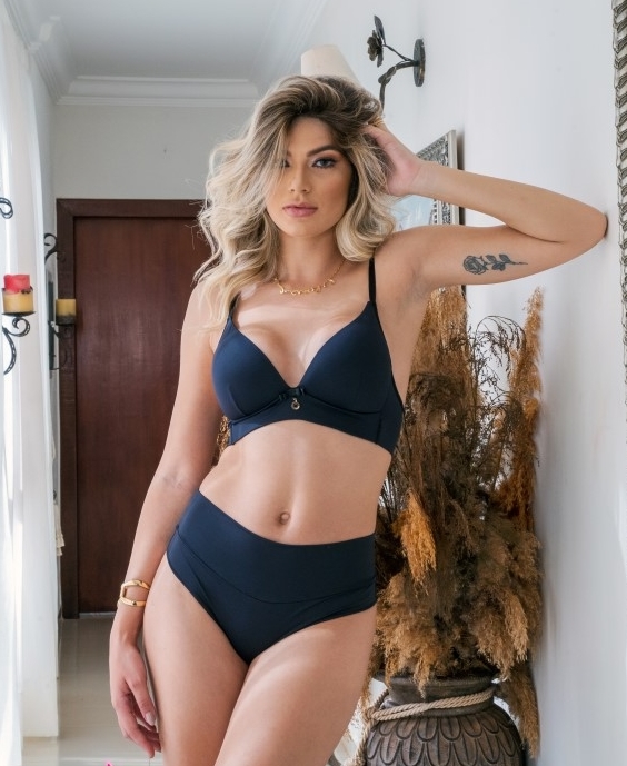 Luana Preto b SITE